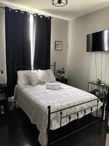 Elegant & Comfortable Room SMF