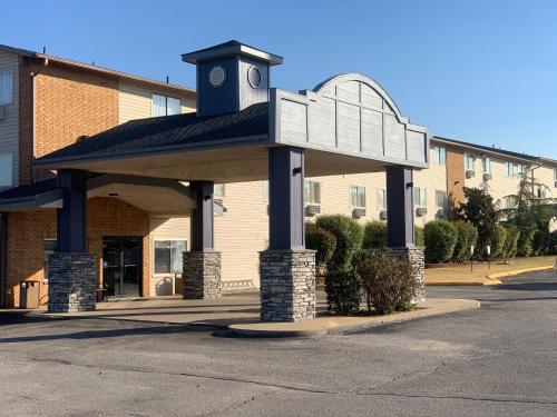 Econo Lodge Inn & Suites Clinton