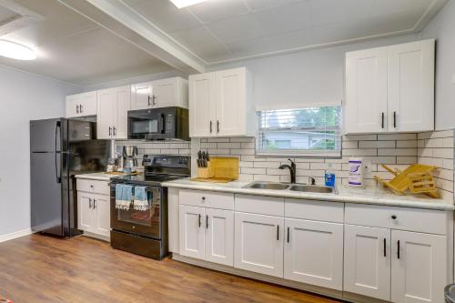 Gas Grill at Pet-Friendly St Petersburg Retreat! in St Petersburg, USA