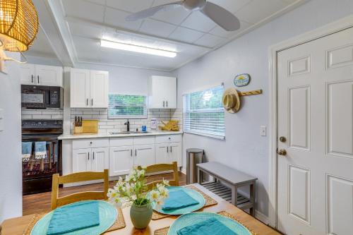 Gas Grill at Pet-Friendly St Petersburg Retreat! in St Petersburg, USA