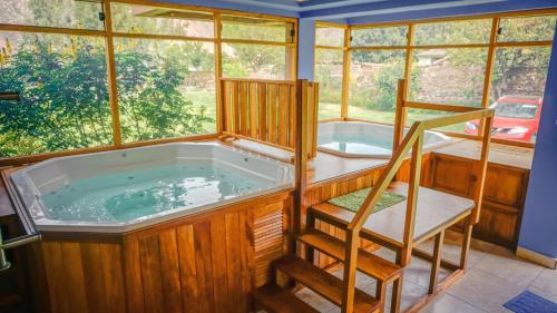 Spa, Lizzy Wasi Urubamba in 烏魯班巴鎮中心