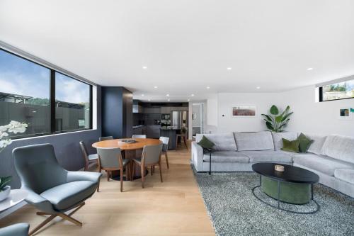 Villa Aurora luxury in the heart of Wanaka - image 4