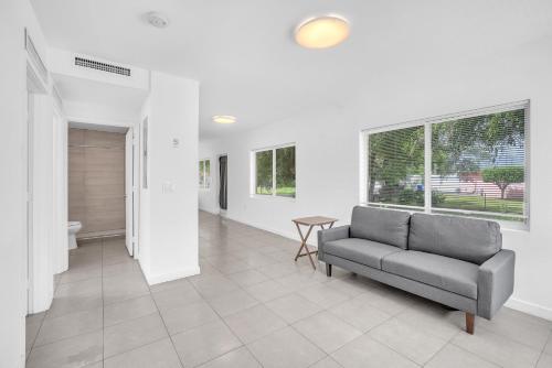 3BDR House in Prime Location - Hollywood 10 Minutes From The beach! in Hollywood, USA