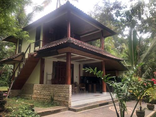 Nice house, quiet place overlooking rice fields