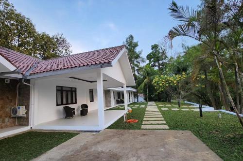 外部景觀, 賈蒂盧爾山谷度假村 (Jatiluhur Valley Resort) in 普爾瓦卡達