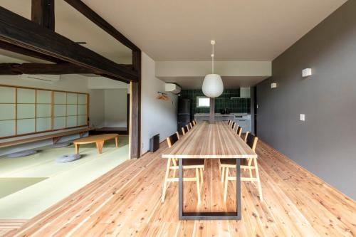 無料温泉券付き バーベキュー可能な一棟貸切宿 奥阿賀七名庵らくら 最大12名 キッチン洗濯機完備 in Aga