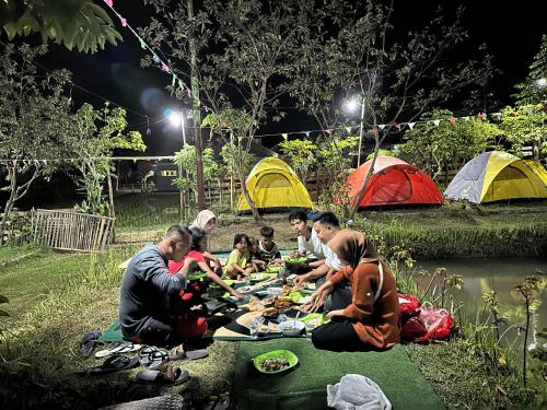 Montong Raden camping ground