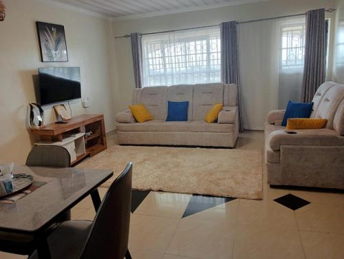 Exquisite 2BR Ensuite Apartment close to Rupa Mall, Mediheal Hospital, and St Lukes Hospital