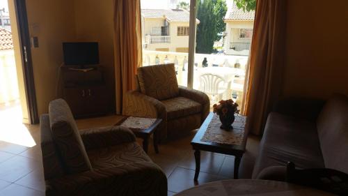 Kotzias Beach Apartments in Pissouri