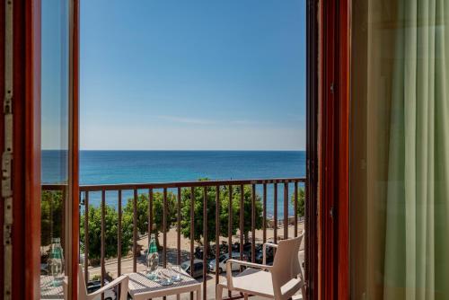 Double or twin room, superior, sea view