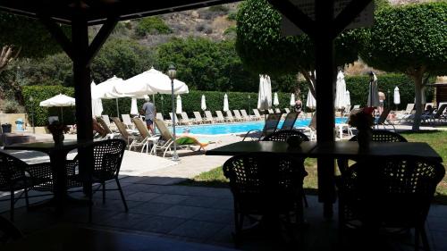 Kotzias Beach Apartments - image 12