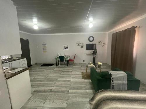 32 négyzetméteres, 1 hálószobás Ház 1 fürdőszobával Vincent területén (OlimG Stays) in Berea