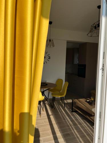 Apartment with Sea View image 1