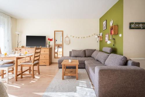 OpeningDiscount-Green Olive Apt. - Tap to explore photos