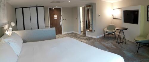 DoubleTree by Hilton Chester - image 2