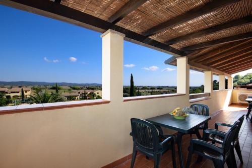  Apartments 4 beds, first floor with private outdoor area, in Residence with swimming-pool in Campiglia Marittima