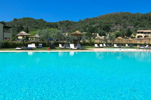  Apartments 5 beds, first floor with private outdoor area, in Residence with swimming-pool in Campiglia Marittima
