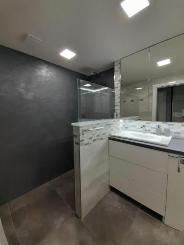 Shower, B2B Apartments in Jihlava