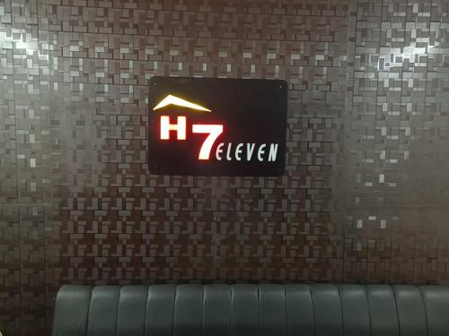 Hotel 7 Eleven