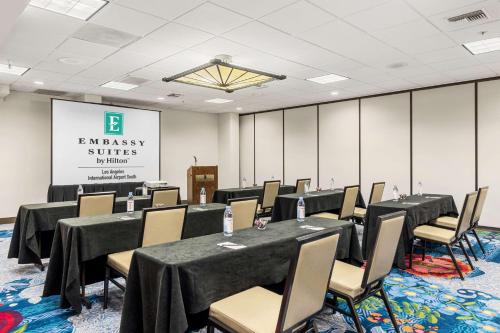 Embassy Suites by Hilton Los Angeles International Airport South - image 10