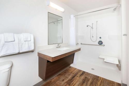 WoodSpring Suites Savannah Pooler - image 4