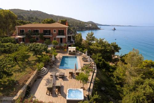  Avra Private Suites in Lassi