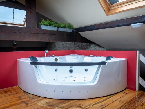 Ardennes holiday home with private pool & sauna - image 2