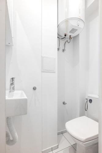 Spacious 1BD Flat in Lozenets - Modern & Central by Flat Mаnager, Sofia (Foto 2)
