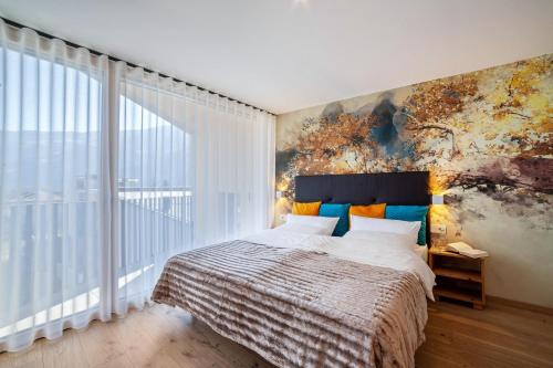 Superior One-Bedroom Apartment with Balcony