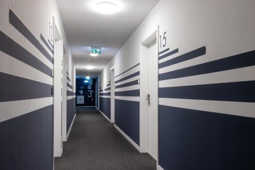 zzzpace Smart-Hotel Bielefeld Zentrum - Tap to explore photos