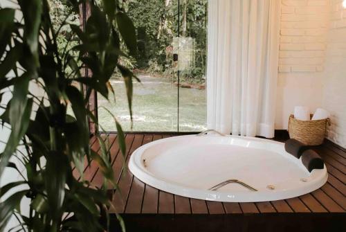 Casa de campo em Joinville com Hidro e lareira - Schroeder