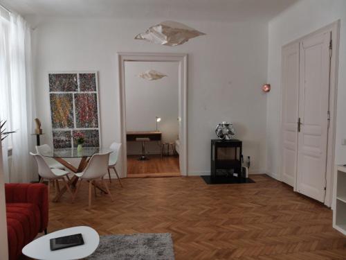 Downtown 3 BDR Charm - walk to all attractions, Bratislava (fotografie 3)
