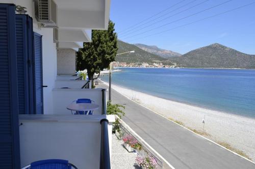 Hotel Blue Sea in Tiros