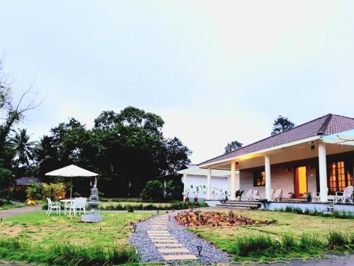 Villa Wodeyarmutt Tropical luxury living