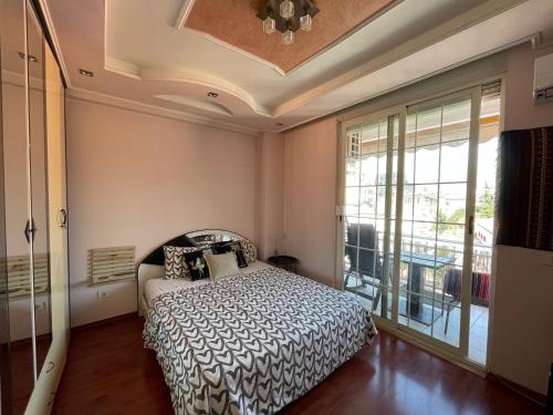 Pine-Tree Spacious 2 BDR Apartment near Tanners' Bridge with hot tub, Tirana (photo 3)