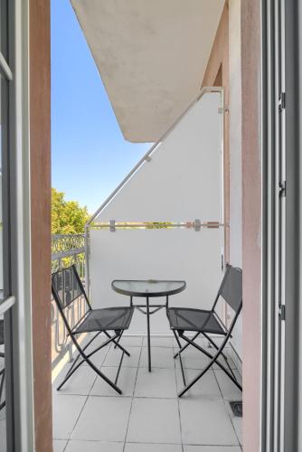 Old Town Comfy Apartment #18