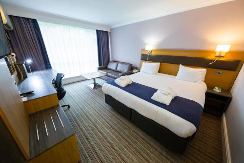 Holiday Inn Newport By IHG in นิวพอร์ต