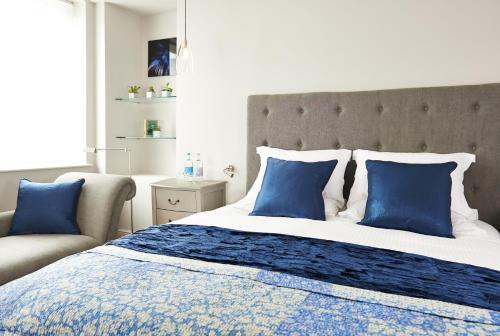 1 queen bed