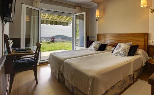 2 twin beds