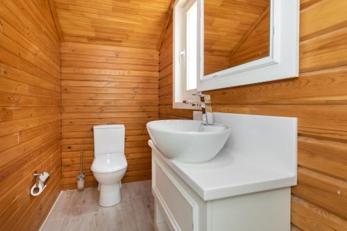 Two-Bedroom Villa image 10