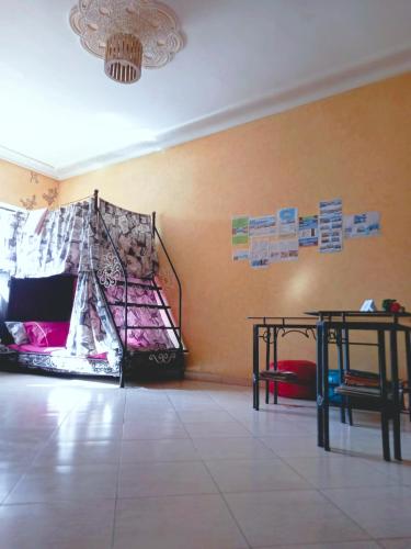 Ærtisticspace in the center 4Bunk Dormroom in Marshan