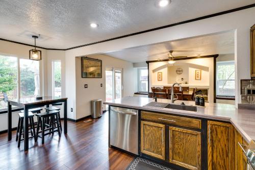 Fountain Retreat with Private Hot Tub and Fire Pit in Fountain, USA