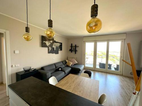  [1 min dalla STAZIONE]Modern Apartment-FreeParking, Unterkunft in Pregnana Milanese