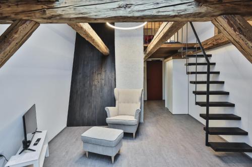 บริการและสิ่งอำนวยความสะดวก, Just Jimramov in สเนซเน
