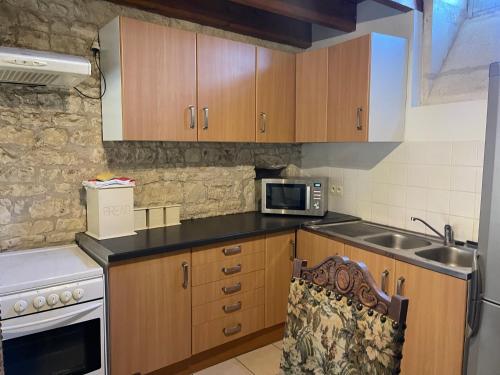 8 Gite Complex, 53 People maximum , Marriage, Birthdays, family get togethers in Villeneuve-la-Comtesse