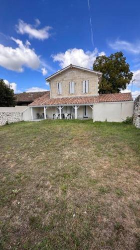 Maison entièrement rénovée - Location, gîte - Ambarès-et-Lagrave