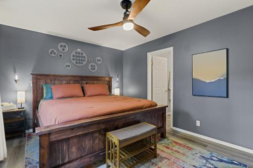 Stylish Home with in Home Gym AC Fully Fenced Yard