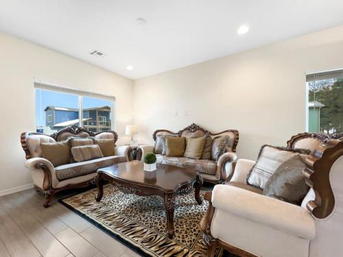 Tiny Timber Tree Home NEW