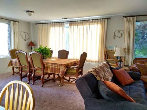 Fairway Apartments Unit 1 in Twain Harte (CA)