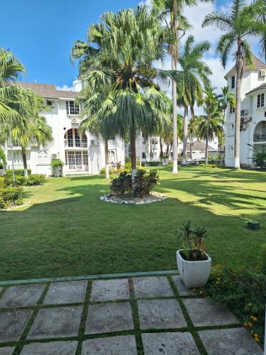 Beach One Bedroom 2 in Fisherman's Point
